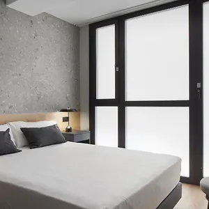 https://hostal-espoz-y-mina.biarritzhotels.info